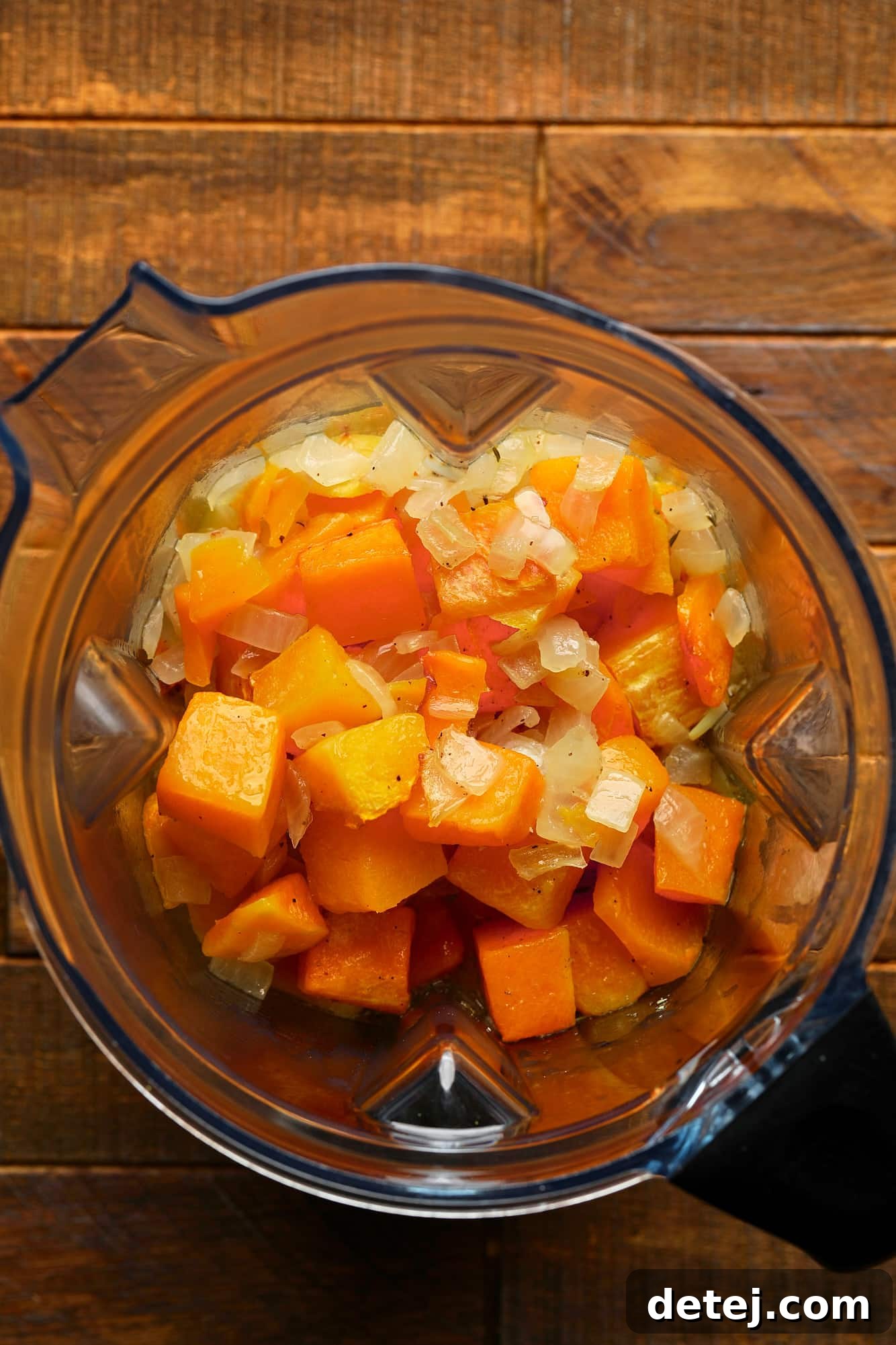Velvety Butternut Pasta Sauce 4 blender with roasted squash and onions