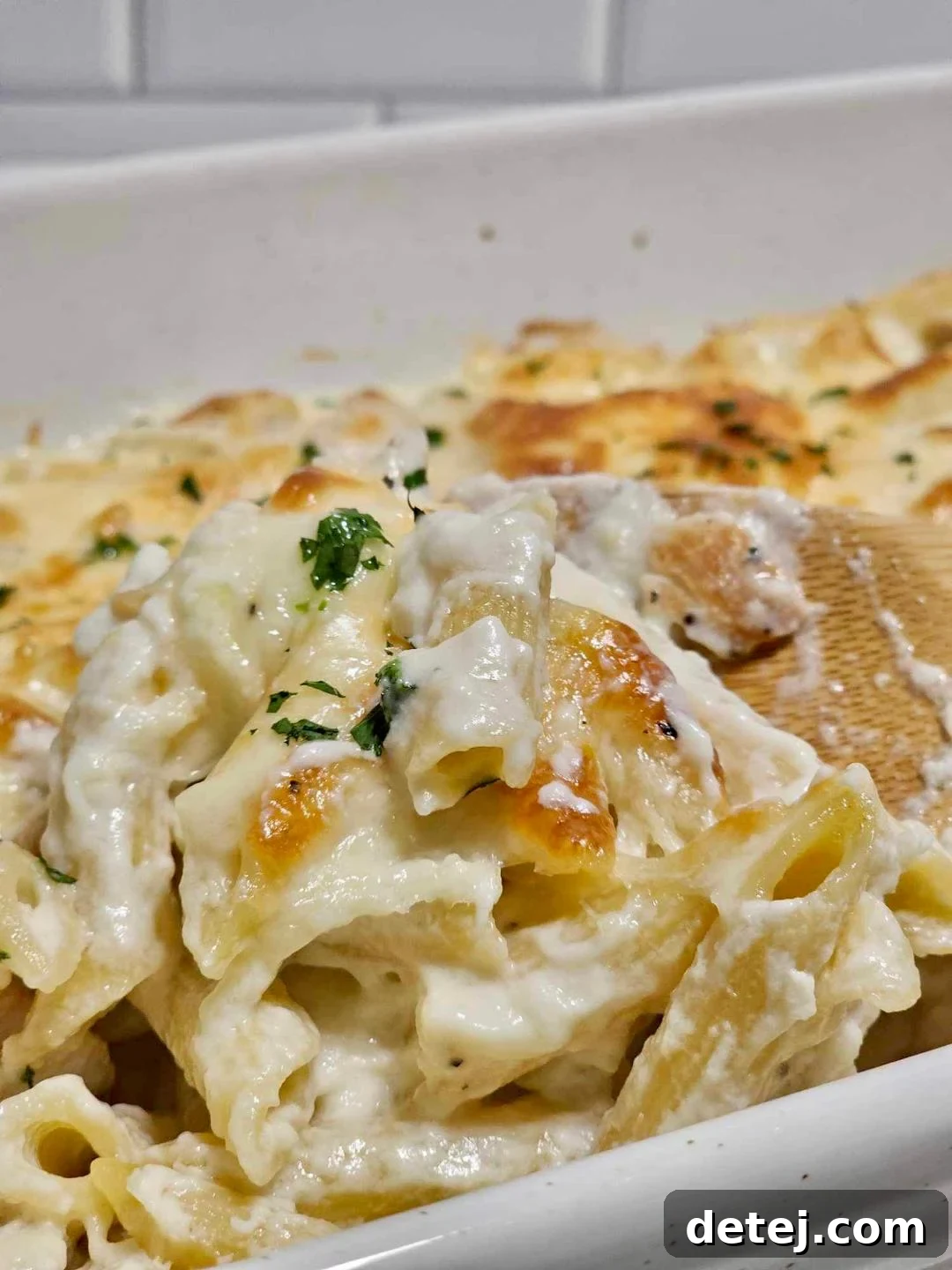 Cheesy Chicken Alfredo Bake