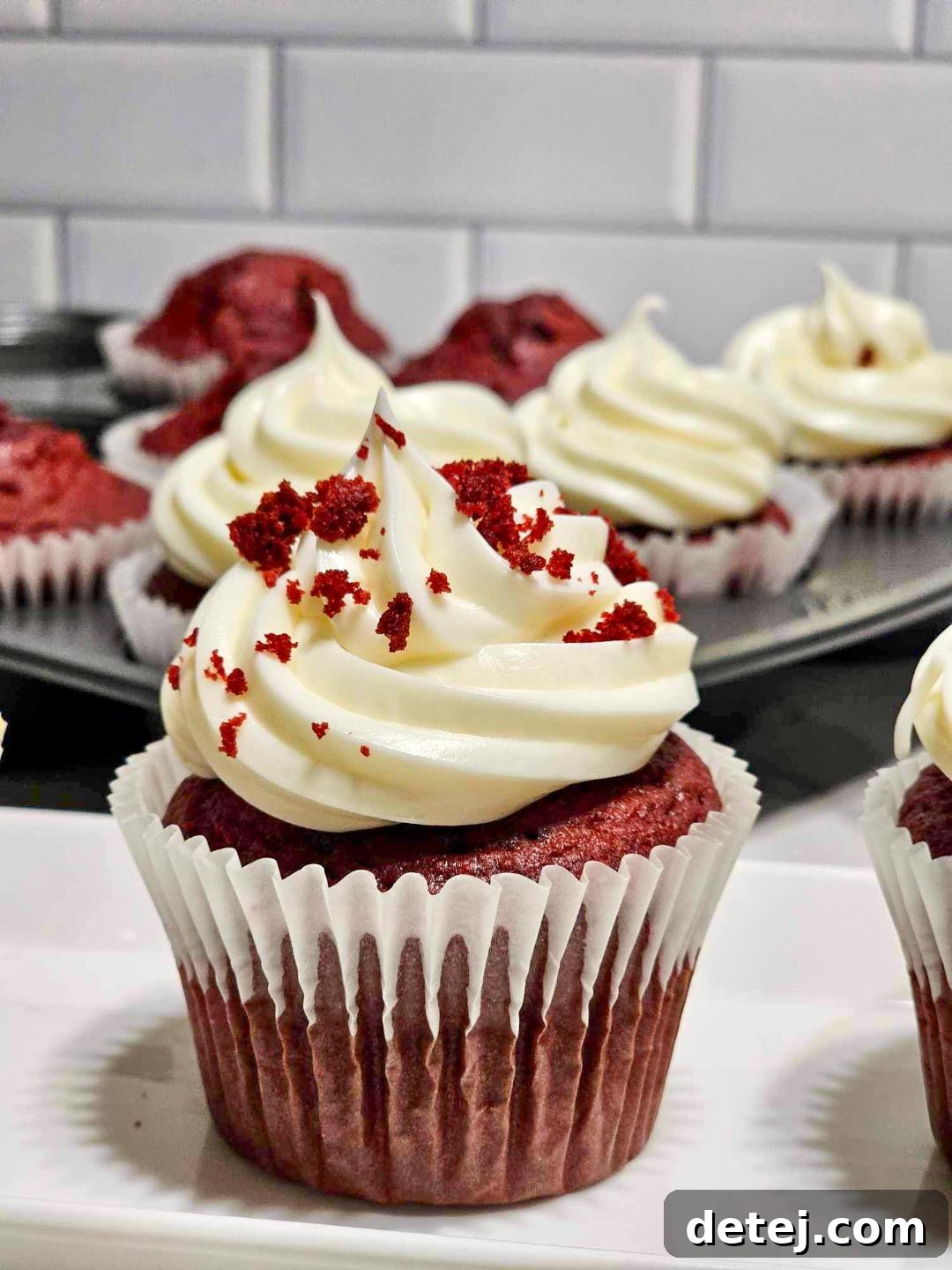 Easy Red Velvet Cupcakes