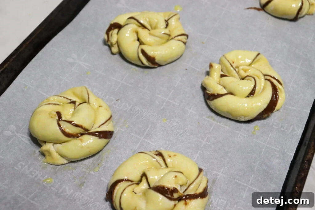 Twisting Nutella Puff Pastries