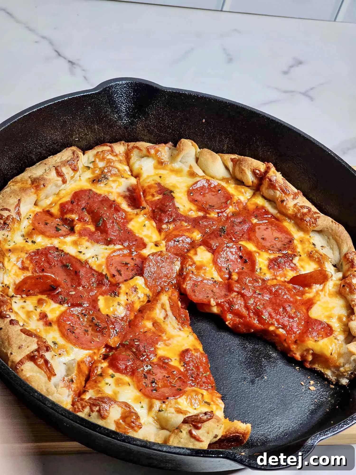 Easy Cast Iron Skillet Pizza