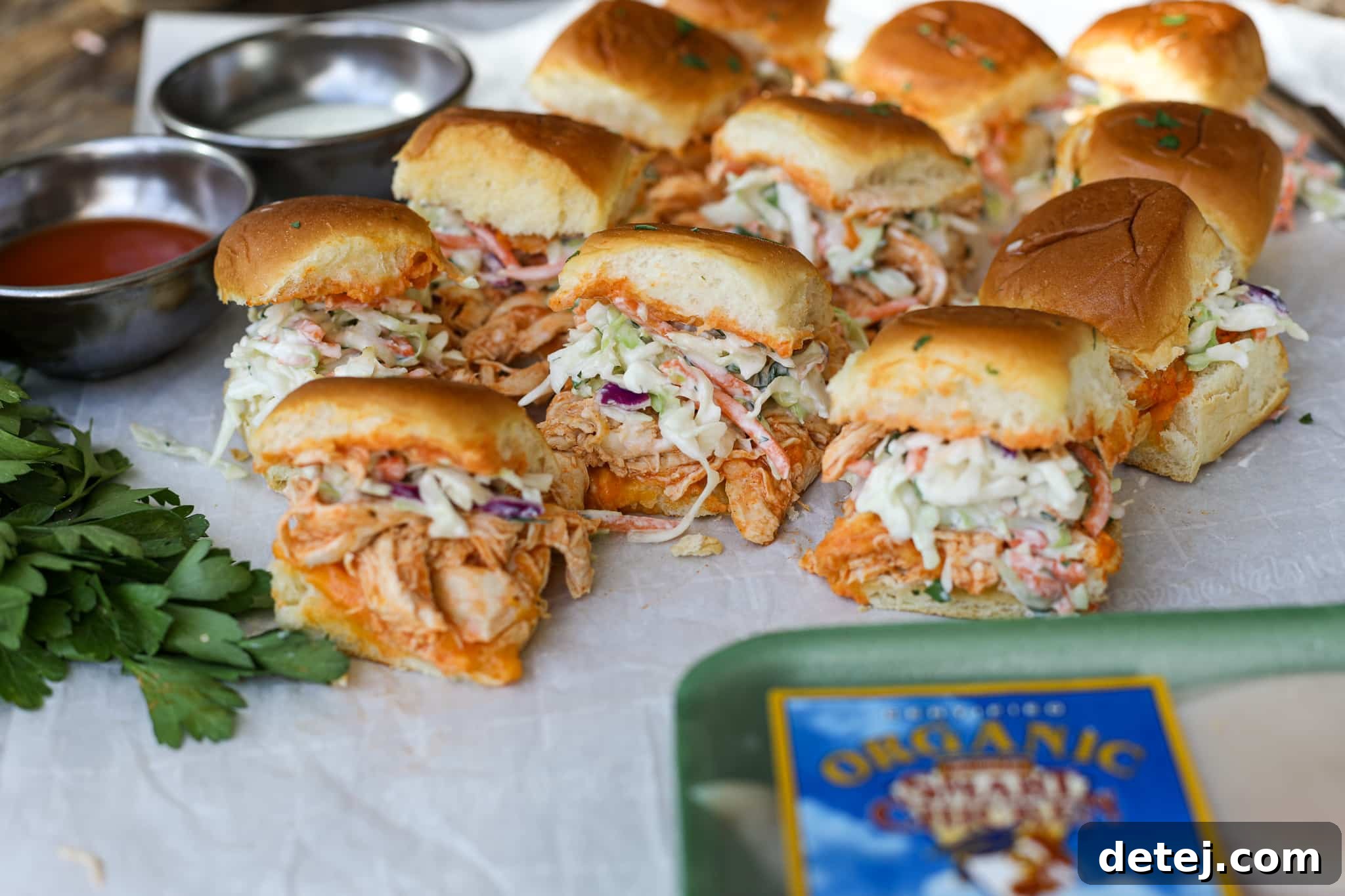 Buffalo Chicken Slider with Gorgonzola Slaw – Healthyish Foods