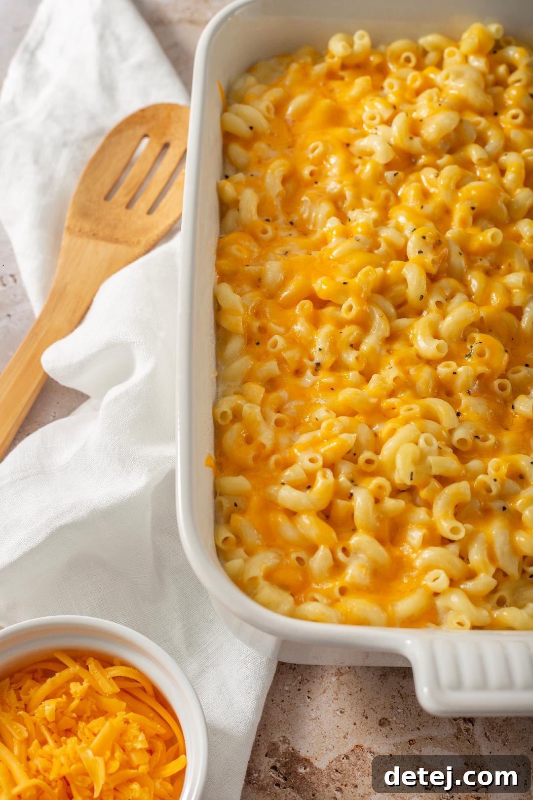baked macaroni and cheese golden brown