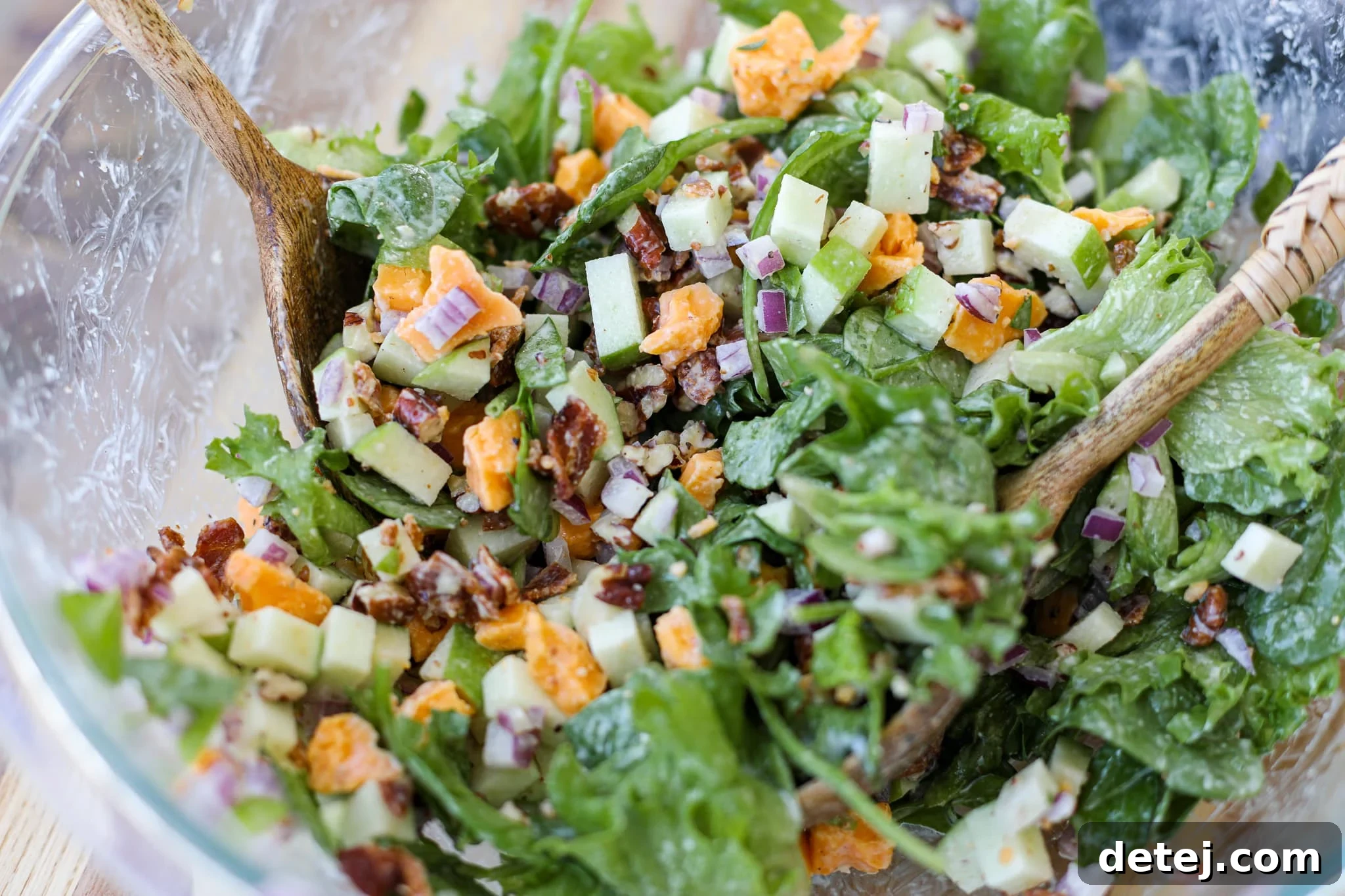 Cheddar Apple Bacon Salad with Creamy Honey Dijon – Healthyish Foods