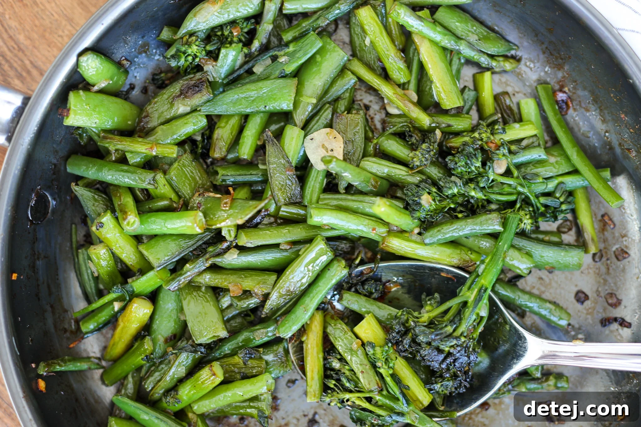 Spring Harvest Hash 2 Vibrant Spring Vegetable Hash - A perfect blend of fresh seasonal ingredients for a healthy and versatile meal.