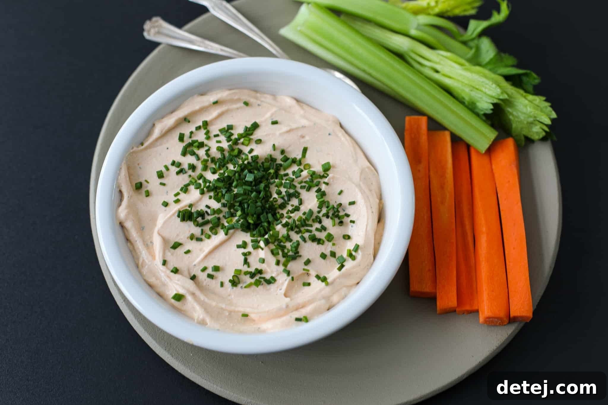 Buffalo Ranch Cottage Cheese Dip – Healthyish Foods