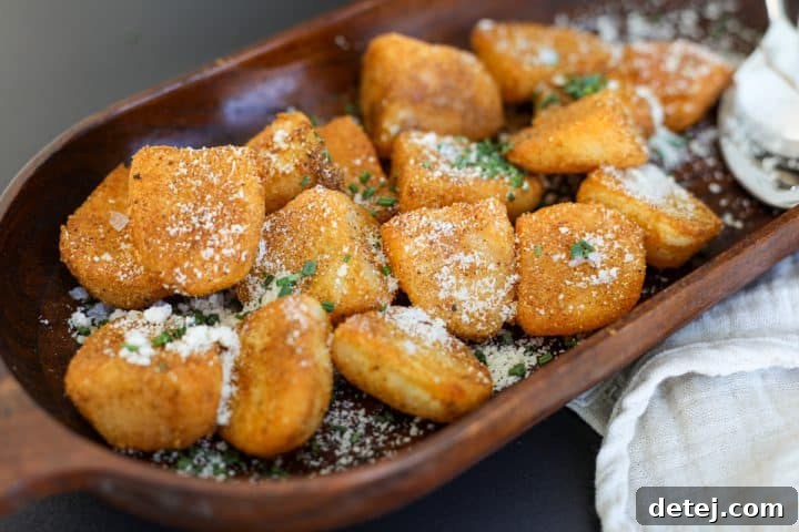 crispy potatoes sin a dish.