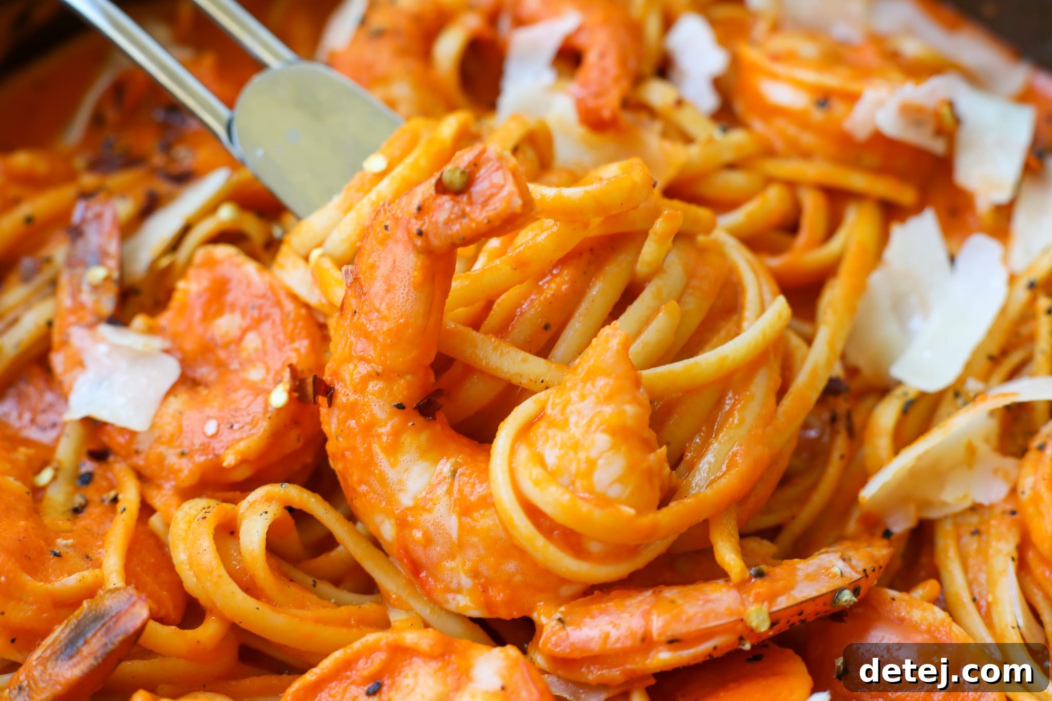Smoky Red Pepper Shrimp Pasta 15 A beautifully plated dish of Shrimp Linguine with Roasted Red Pepper Sauce, garnished and ready to be enjoyed.