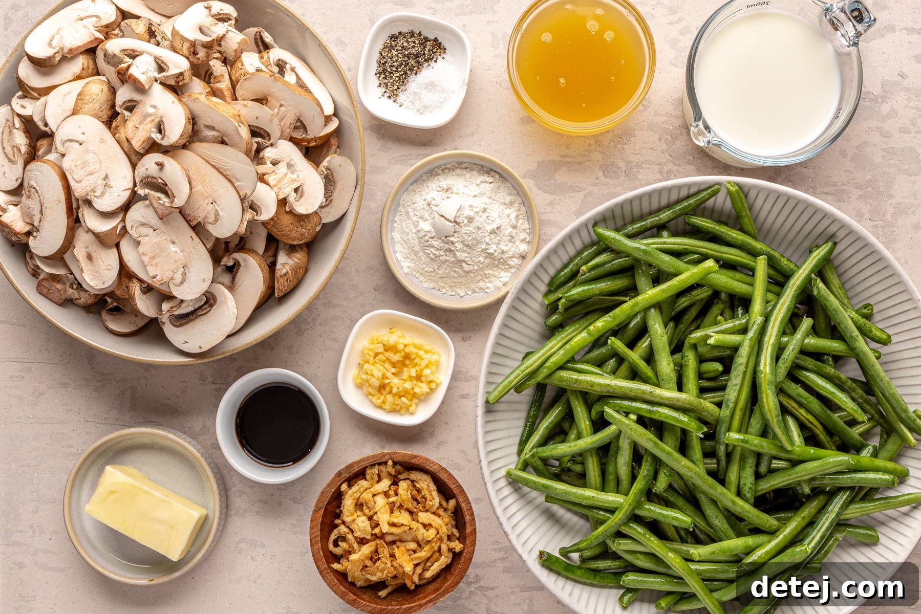 recipe ingredients for creamy green bean mushroom casserole. 