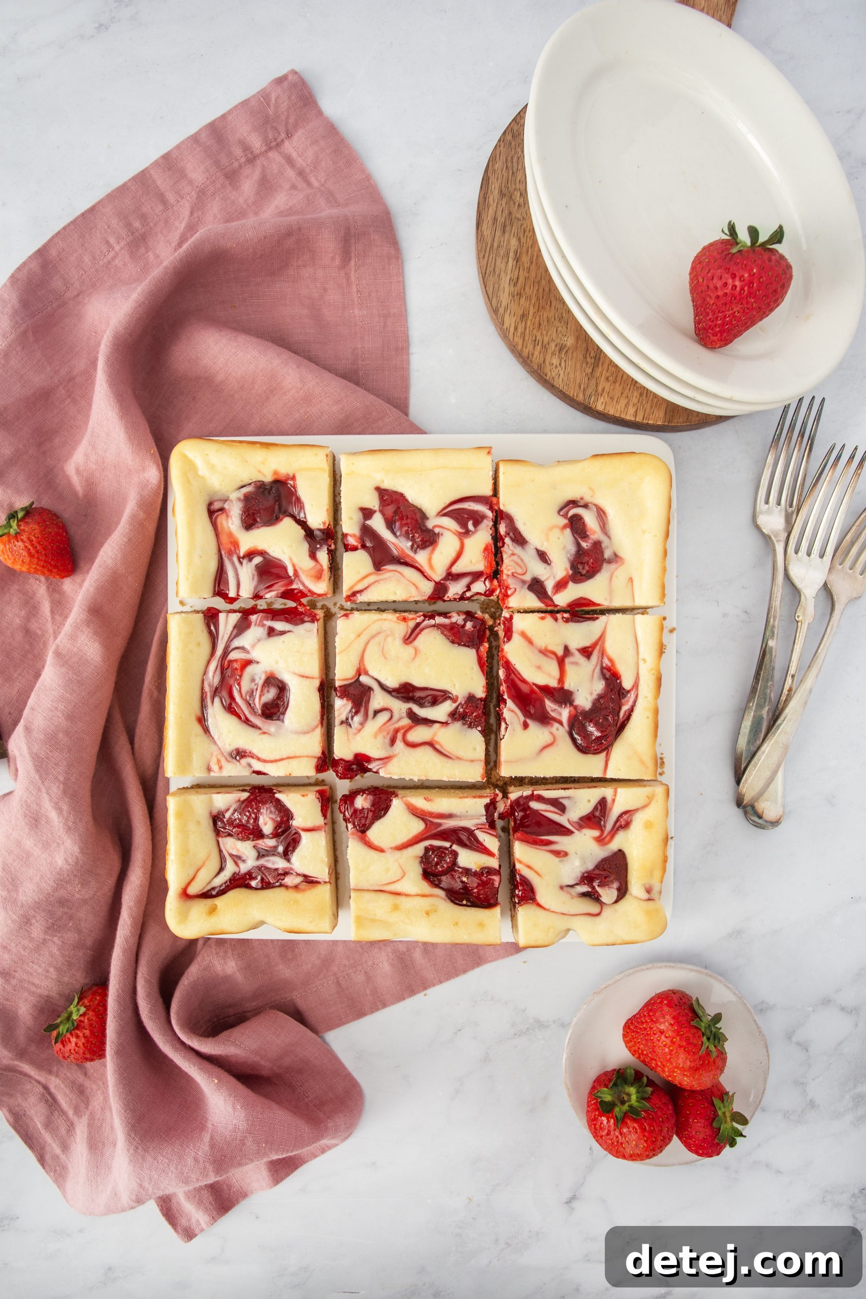 Strawberry Swirl Cheesecake Bars