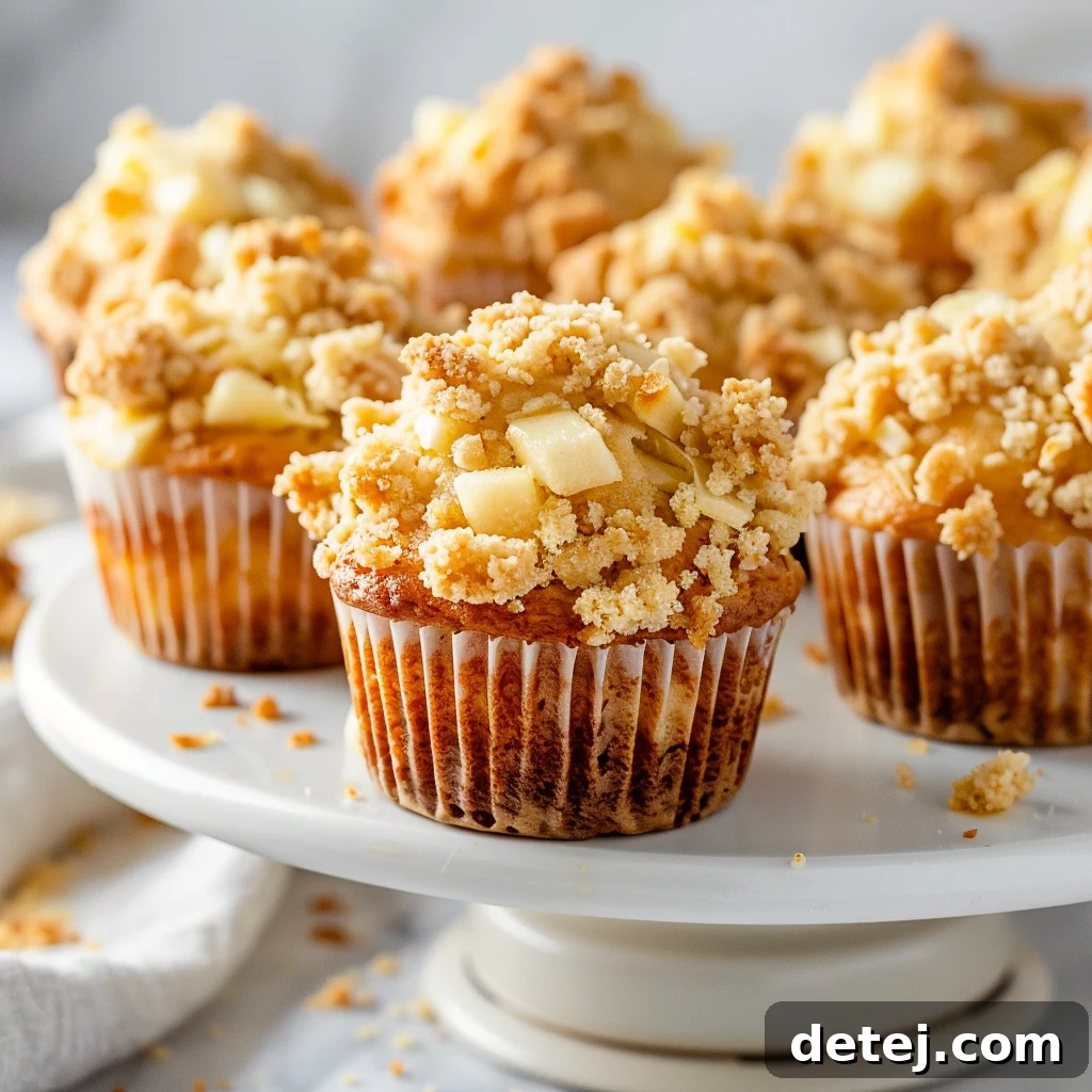 Apple Cinnamon Crumb Muffins