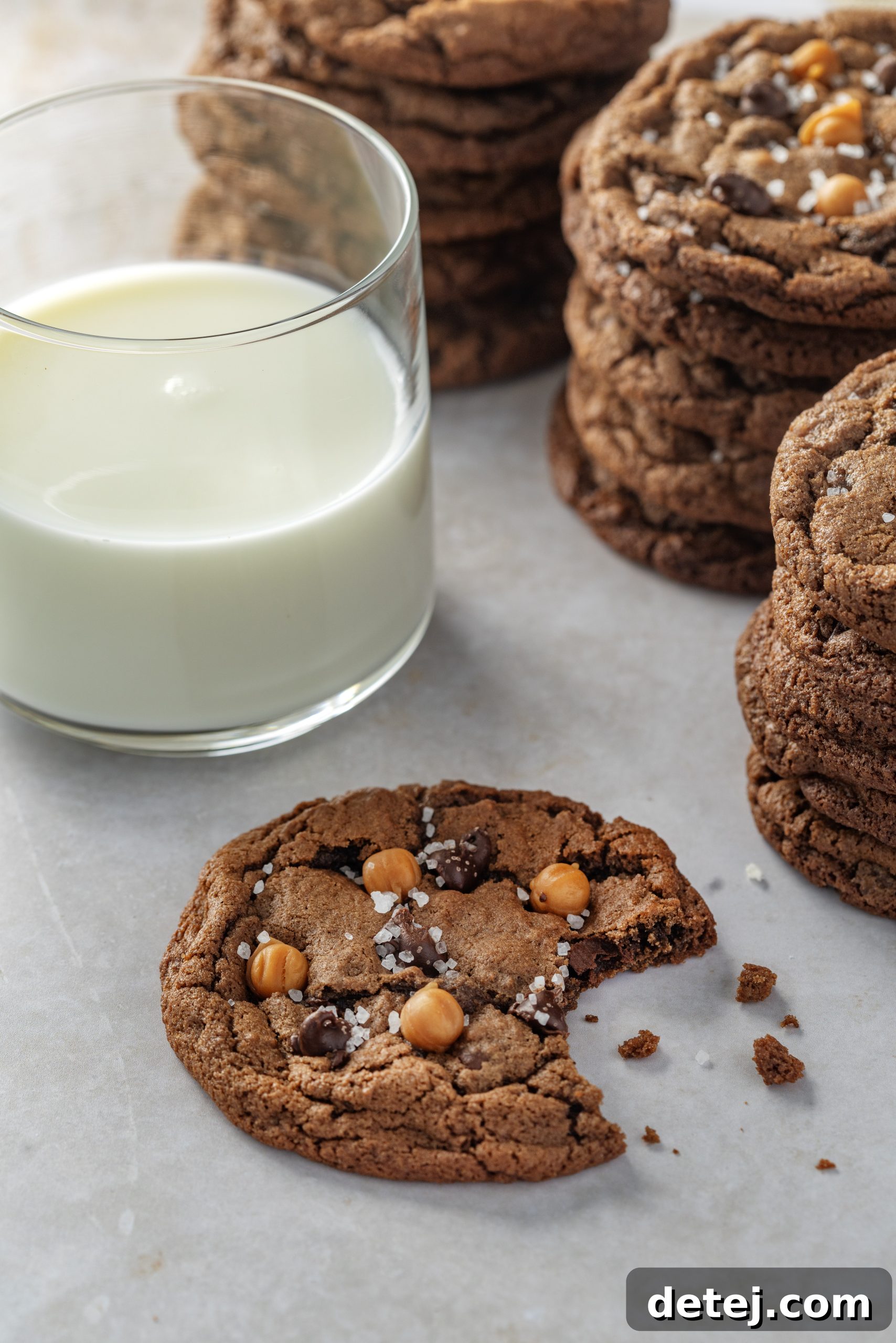 Easy Chocolate Salted Caramel Cookies