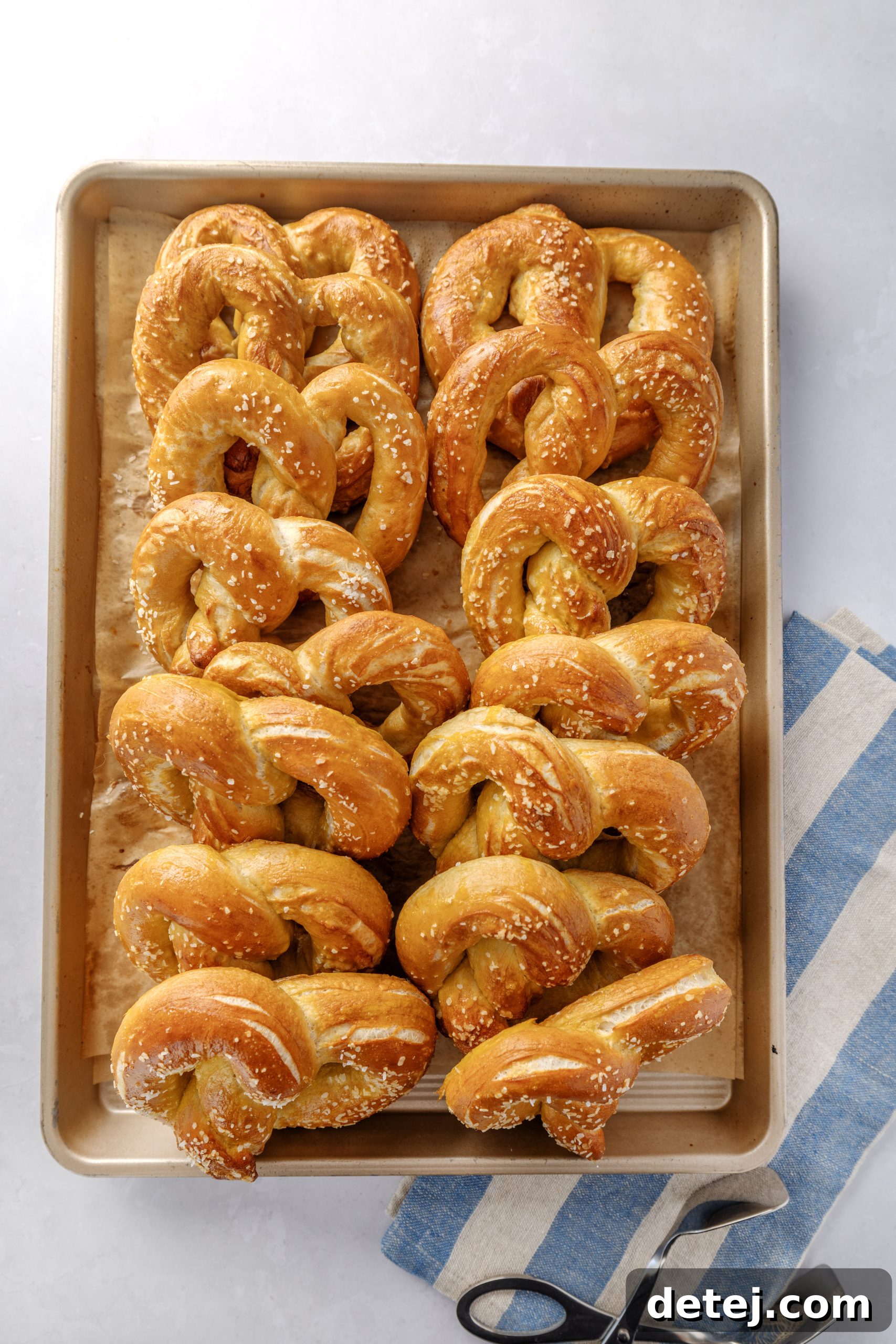 Easy Homemade Soft Pretzels